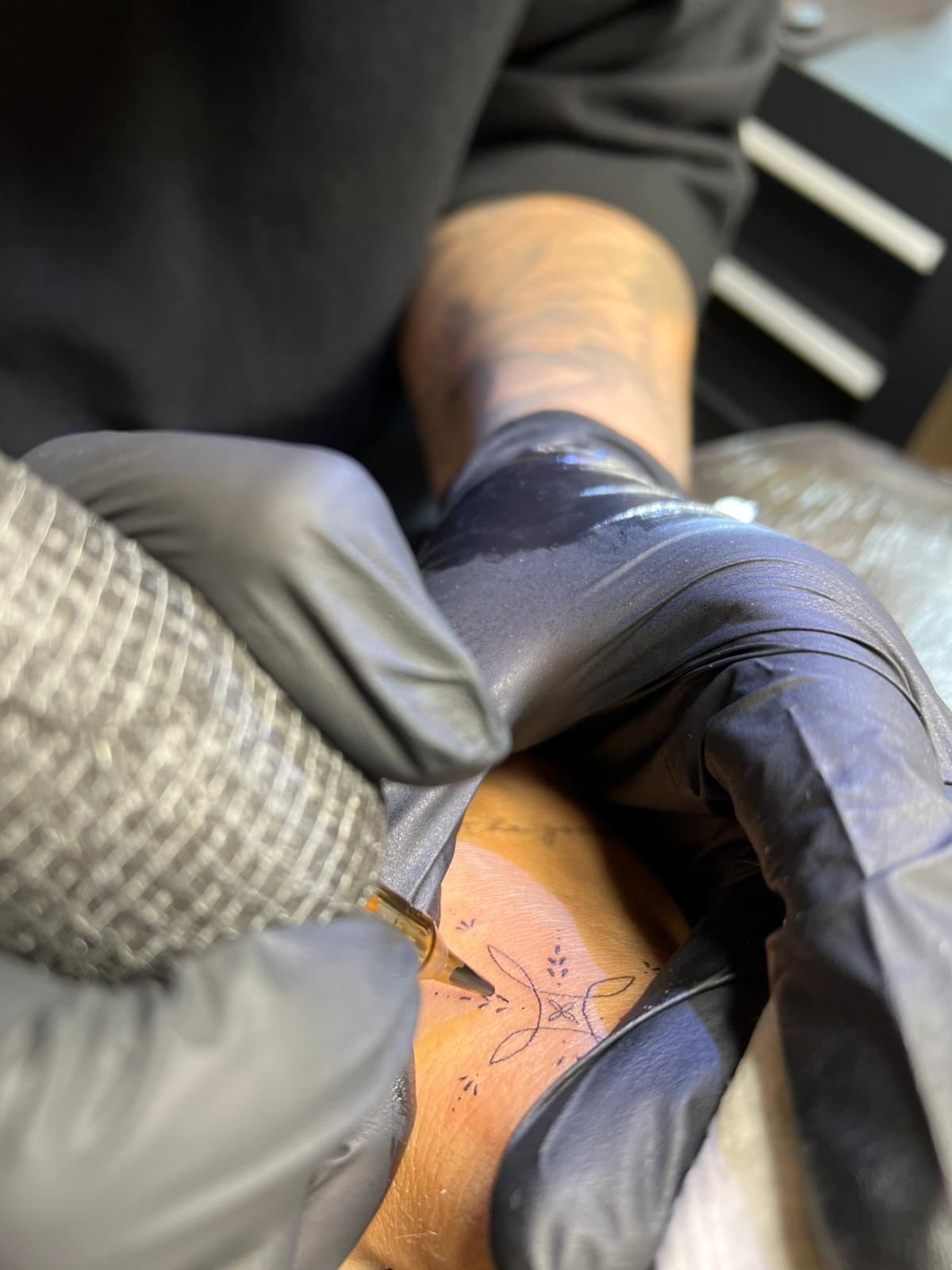 Fineline tattoo behandeling